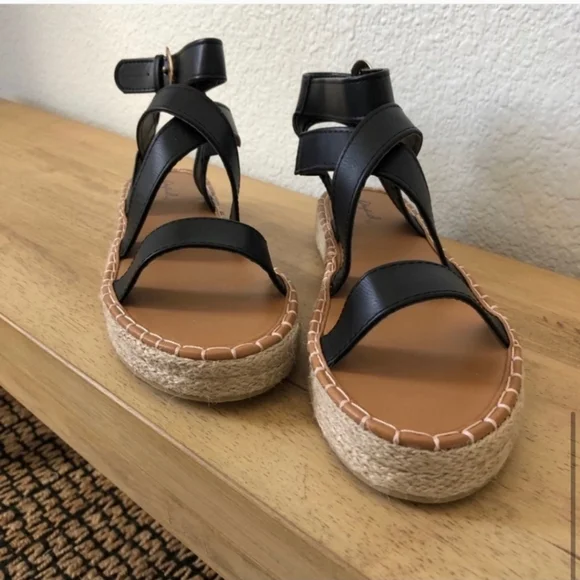 New Gladiator Wedge sandals - Picture 7 of 8